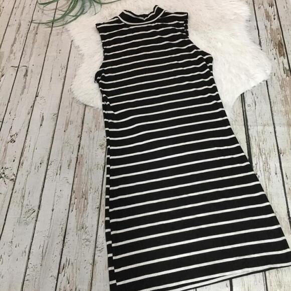 RUE21 Black white striped dress mock neck size Medium sleeveless - Picture 2 of 6